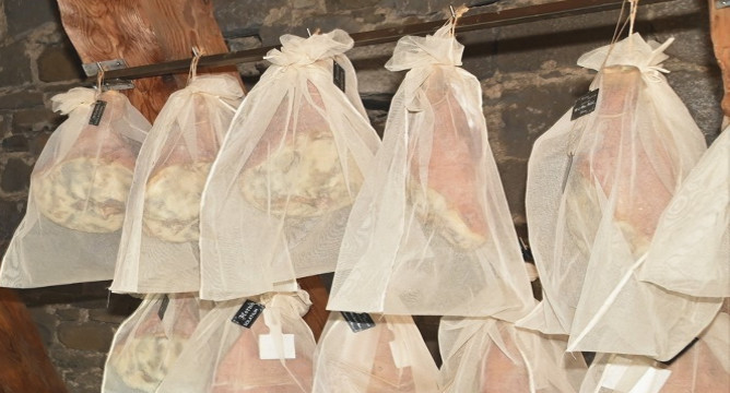 Jambon du Clocher et solidarité Jambon du Clocher et solidarité